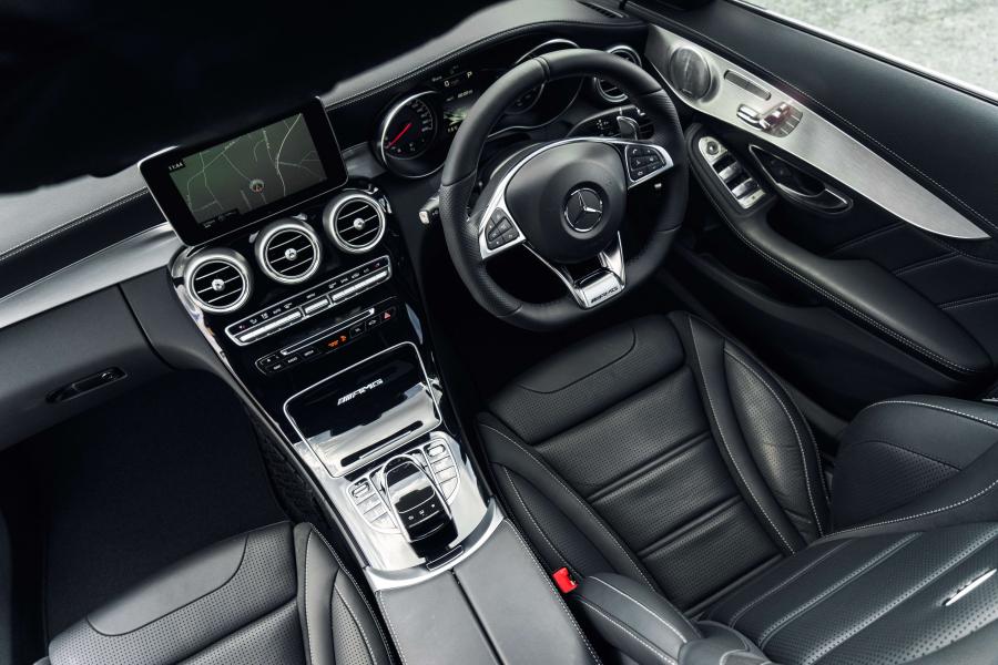  Mercedes-AMG C63 S 2015 года  (UK) (фото 20 из 30)